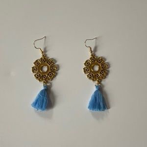 Baby blue earrings 🪞